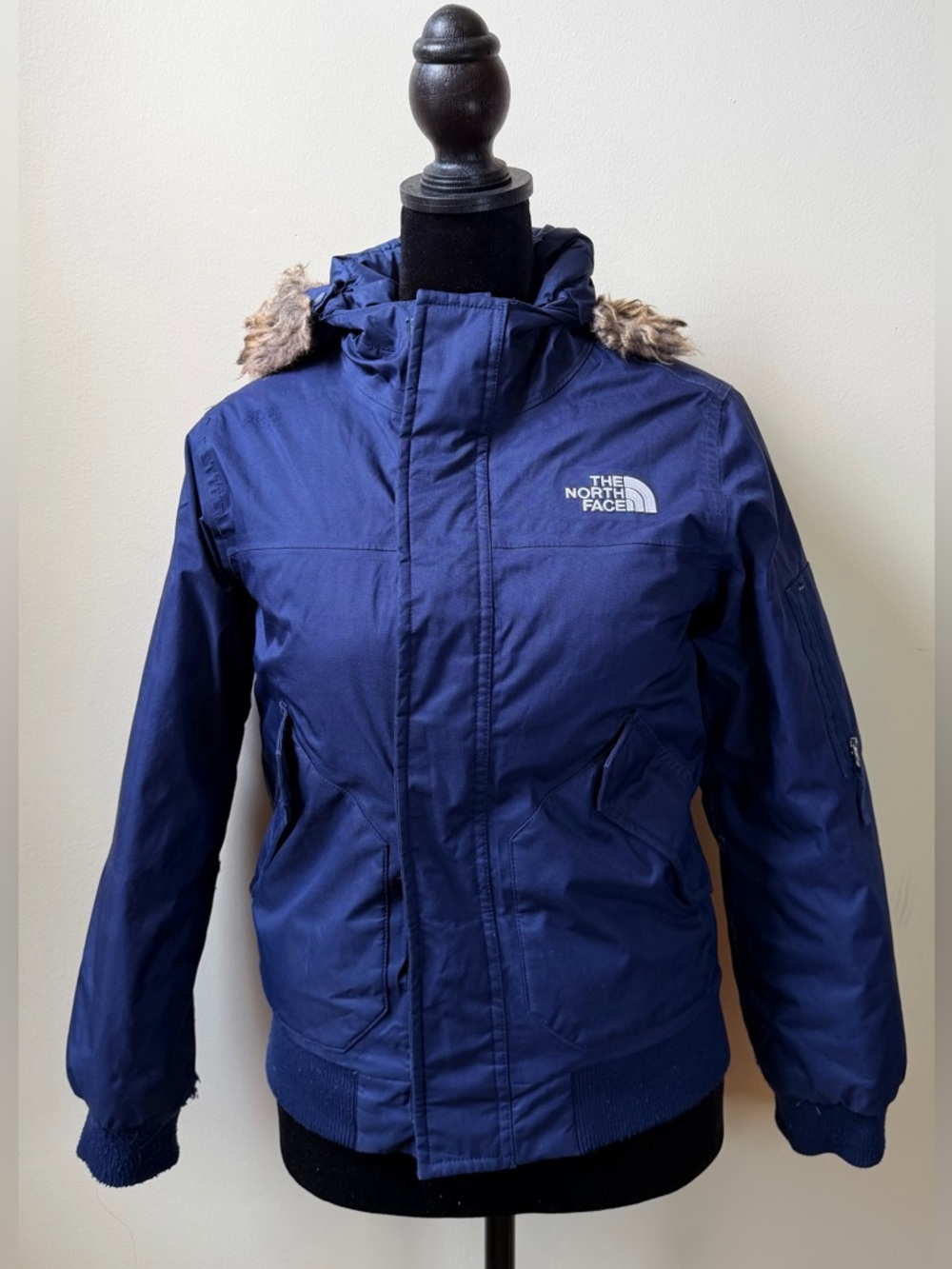 The North Face Kids Blue Jacket 10-12 Warm Lightweight Outdoor Winter New Sporty